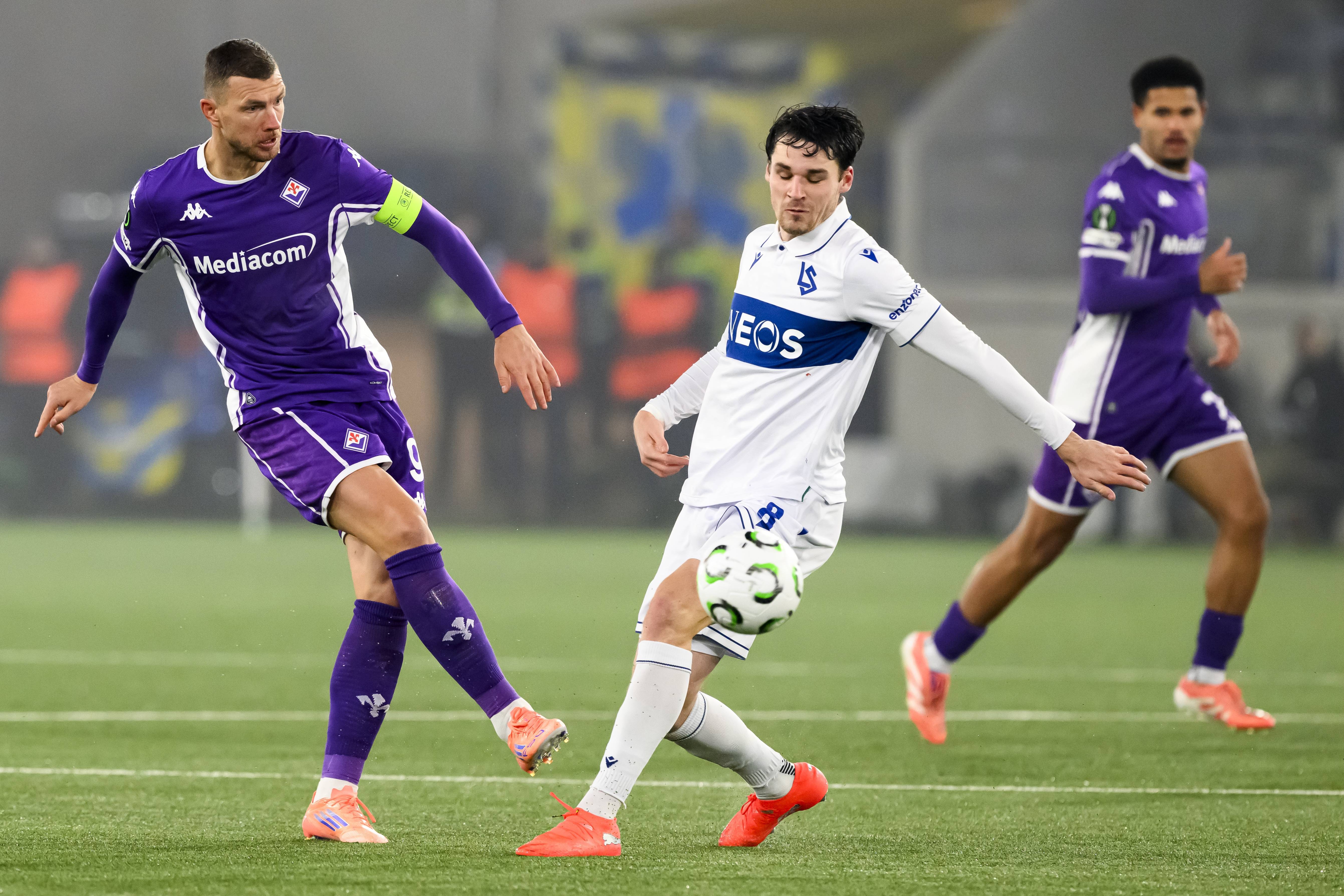 佛罗伦萨门将神勇扑救，挽救球队不败