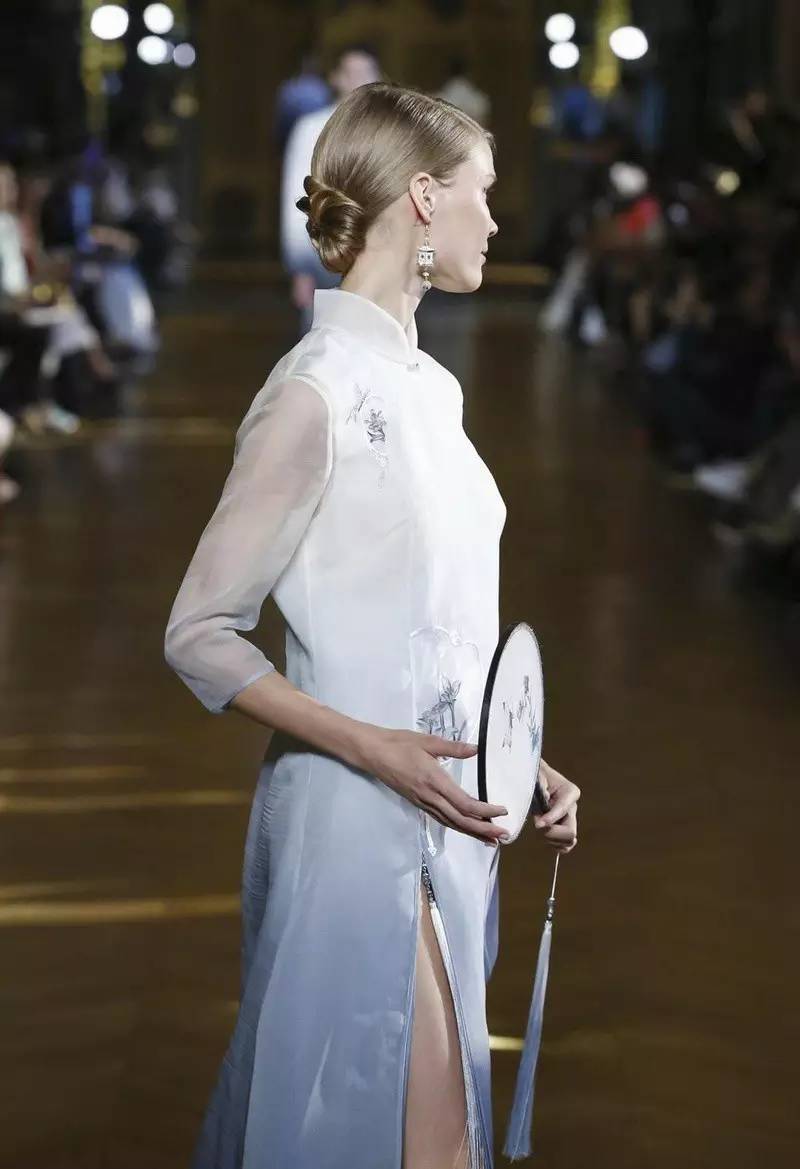 华体会体育-巴黎演绎胜利，巴神金靴华丽炫目惊艳的简单介绍